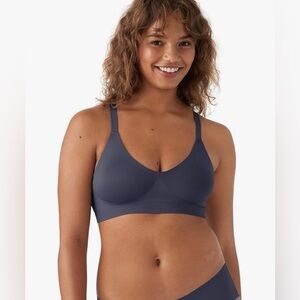 True & Co Womens Soft Form V Neck Adjustable Strap Bra Size Large Nightfall